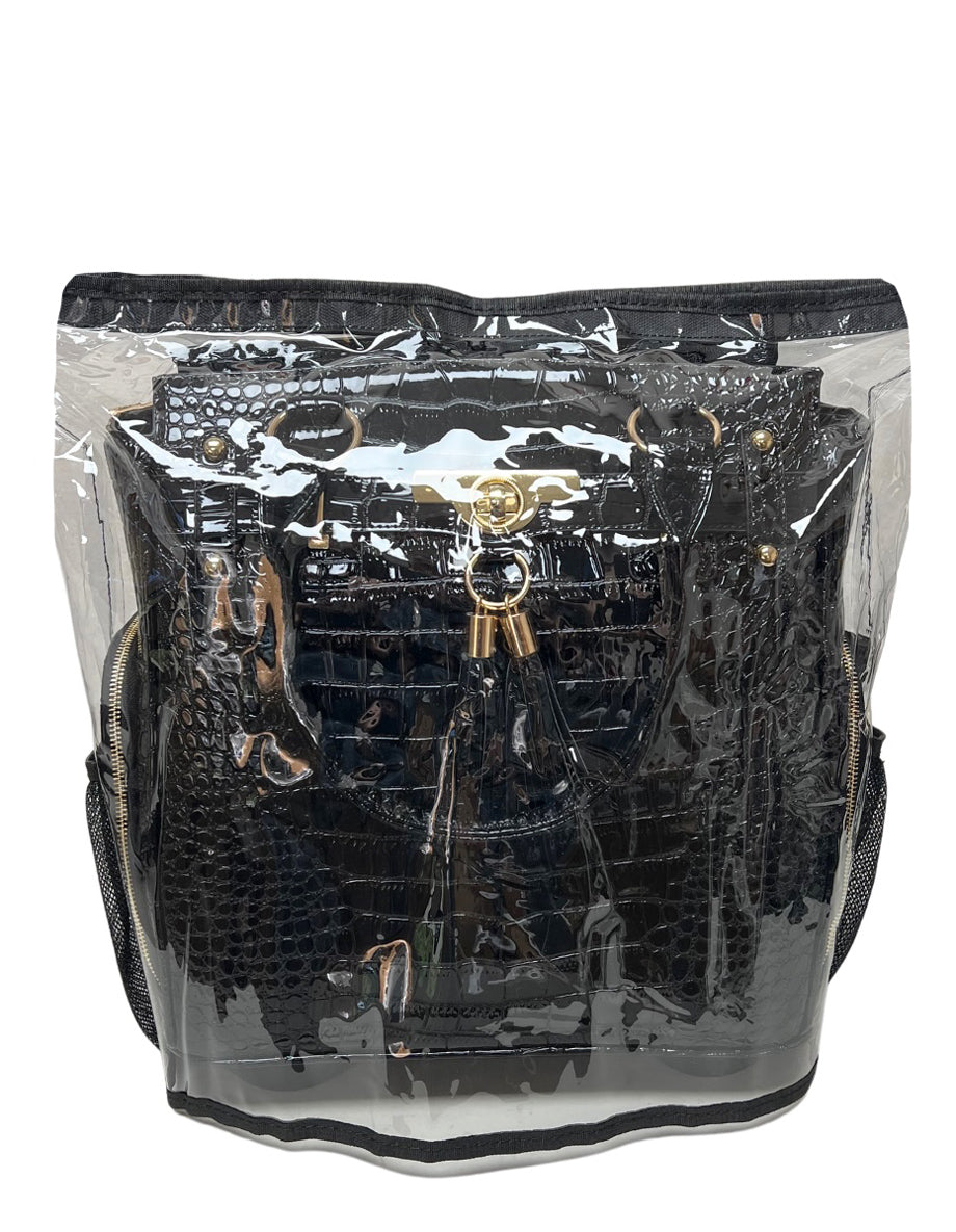 An image showing our outdoor cover for laptop bag wheels in use. This portable raincoat for bags is weather-resistant but is made with transparent material so your gorgeous big weekender is still visible to show off at the office or on your travels.