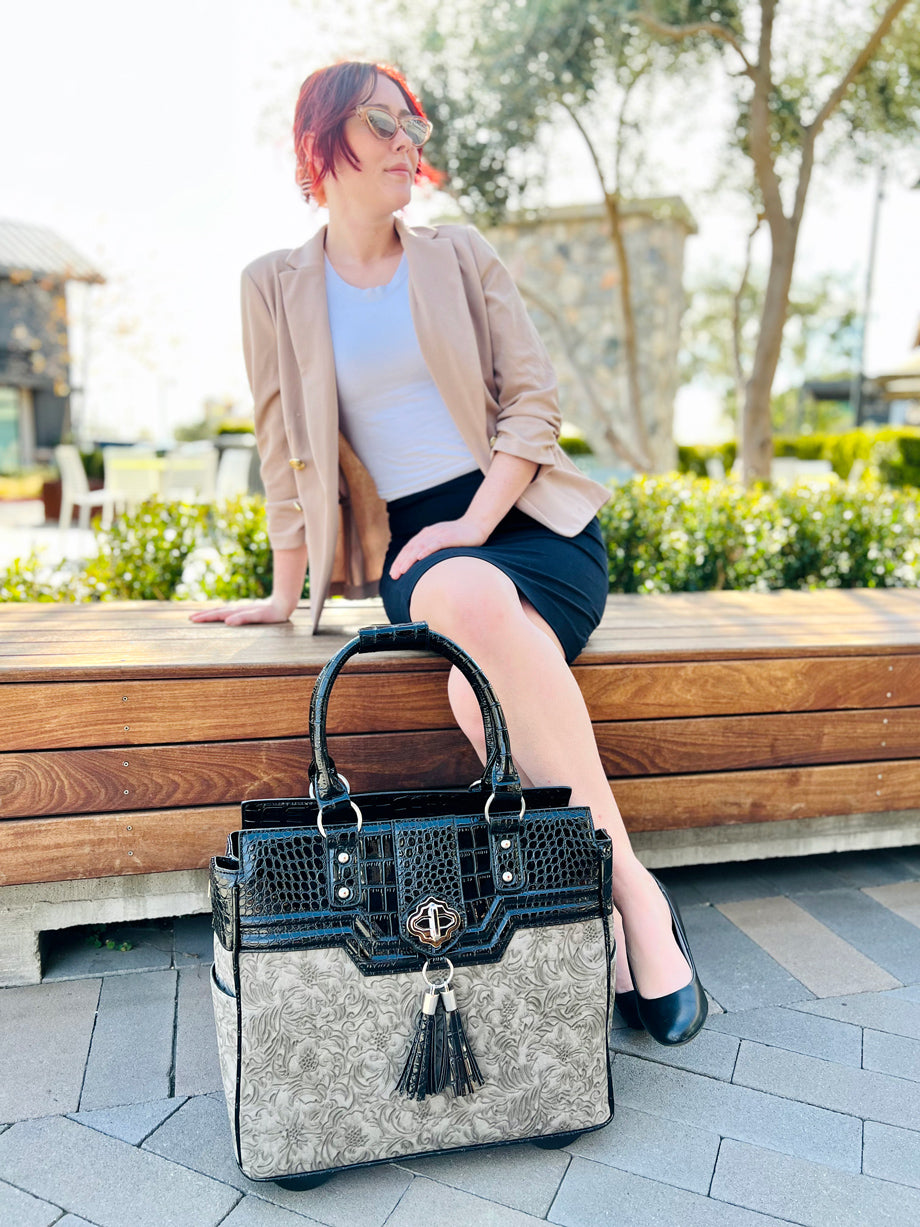 No need for spa gifts for women when you can get her a bag that takes the weight off her shoulders and back! Give her the gift of ease and mobility without sacrificing style! Perfect for mature women, or those with disabilities or chronic pain.